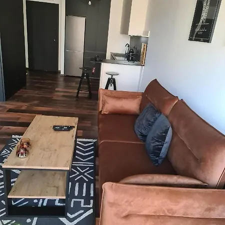Copper Free Parking Apartment